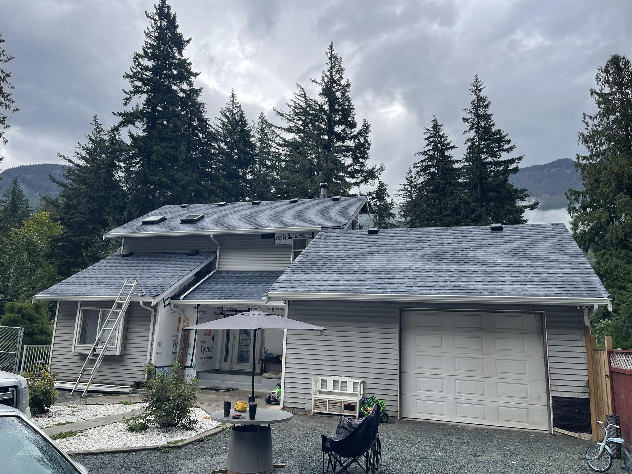 New asphalt shingle roof in Yale BC